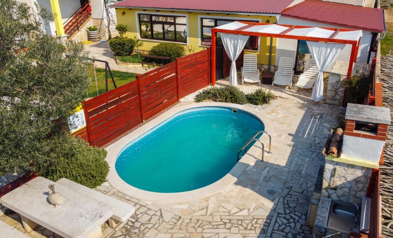 House 1119 Villa Muntic Exterior photo